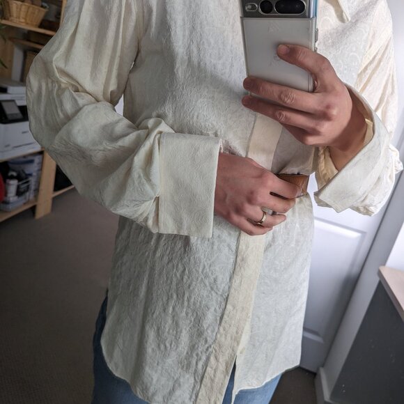 Off-white long-sleeve shirt with a monochromatic floral pattern - Picture 11 of 12